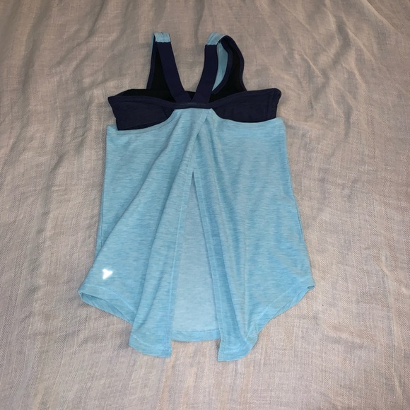 Bundle of 3 S/M athletic tops - Picture 3 of 12
